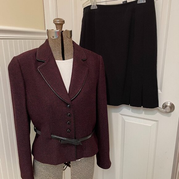 TAHARI SKIRT SUIT RED AND BLACK WOOL BLEND JACKET BLACK SKIRT SIZE 14 - Picture 2 of 16
